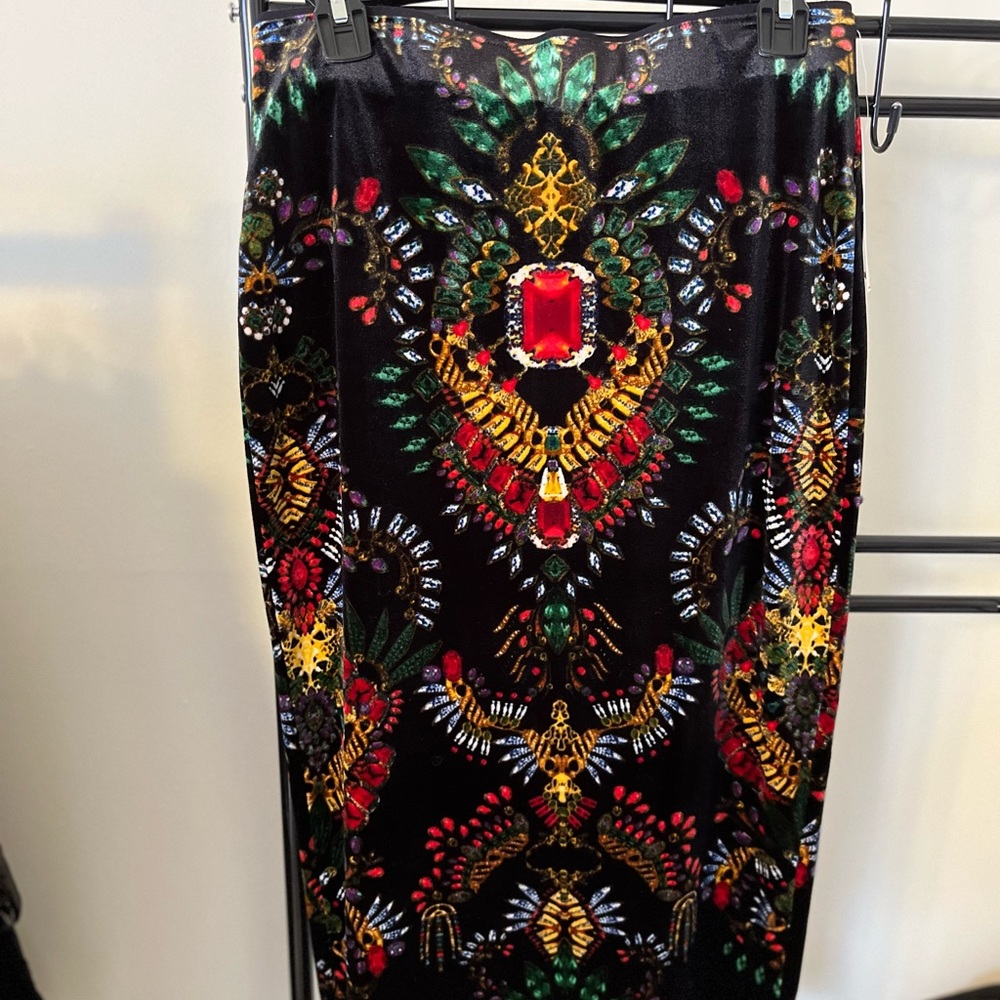 BISOU BISOU skirt. New! Medium